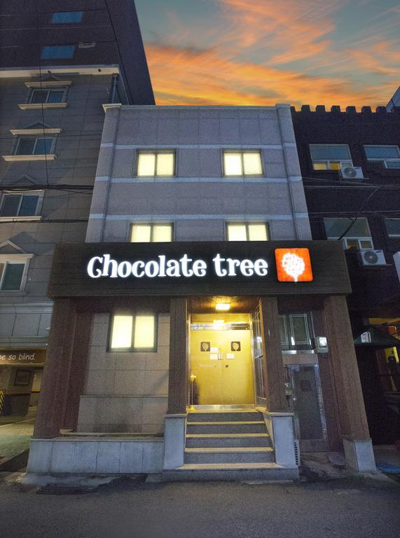 Chocolate Tree Sinchon Seul Exterior foto
